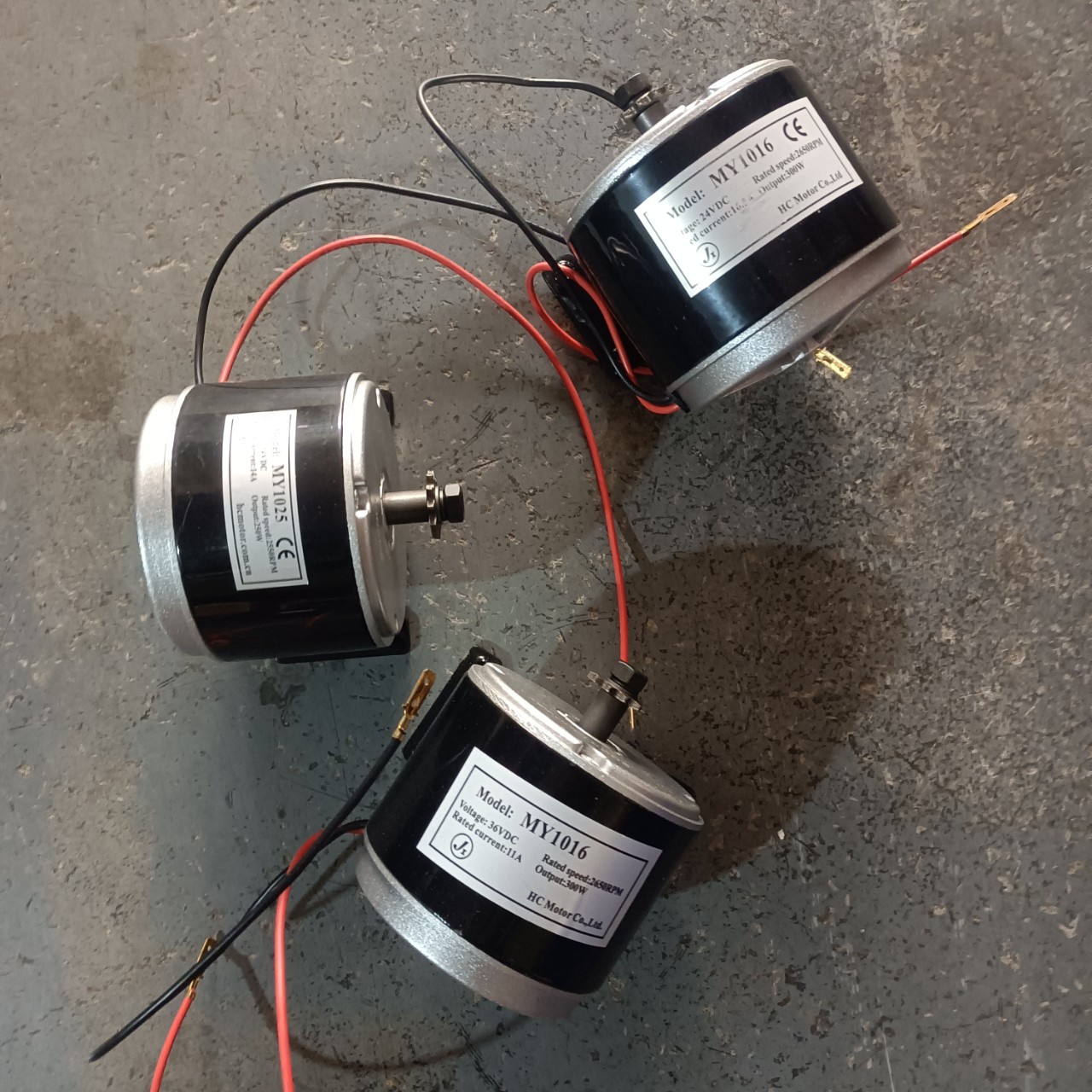 迷你E折叠滑板车摩托车配件24V 250W 有刷25H同步轮马达电动电机