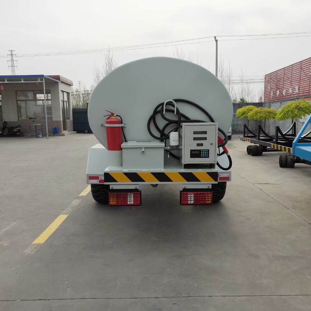 6吨油罐拖车2800*2250*2250可沼液罐吸污罐车吸水罐拖车厂家供应