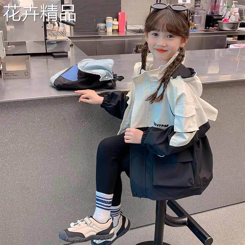 冲锋衣女款2026新款女孩春装儿童装上衣超好看春秋款风衣女童外套图片