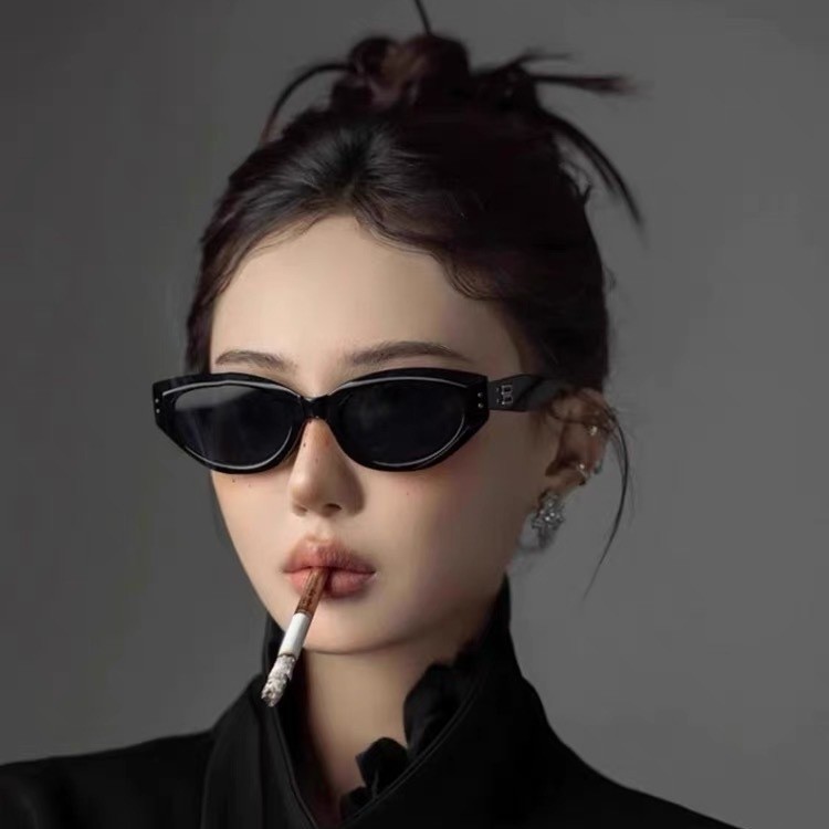 2026新款猫眼墨镜女款高级感时髦骑行太阳眼镜防紫外线辣妹潮酷