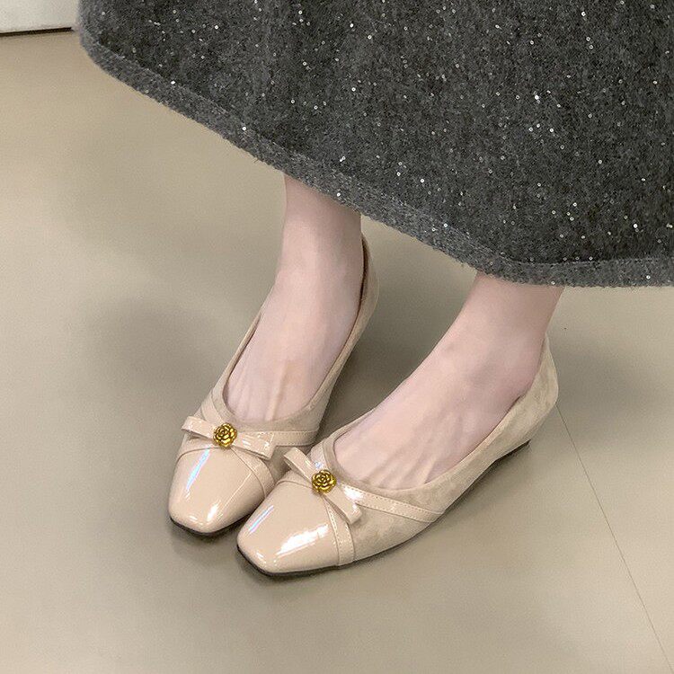 方头蝴蝶结坡跟单鞋春秋新款复古绒面通勤山茶花百搭鞋法式玛丽珍