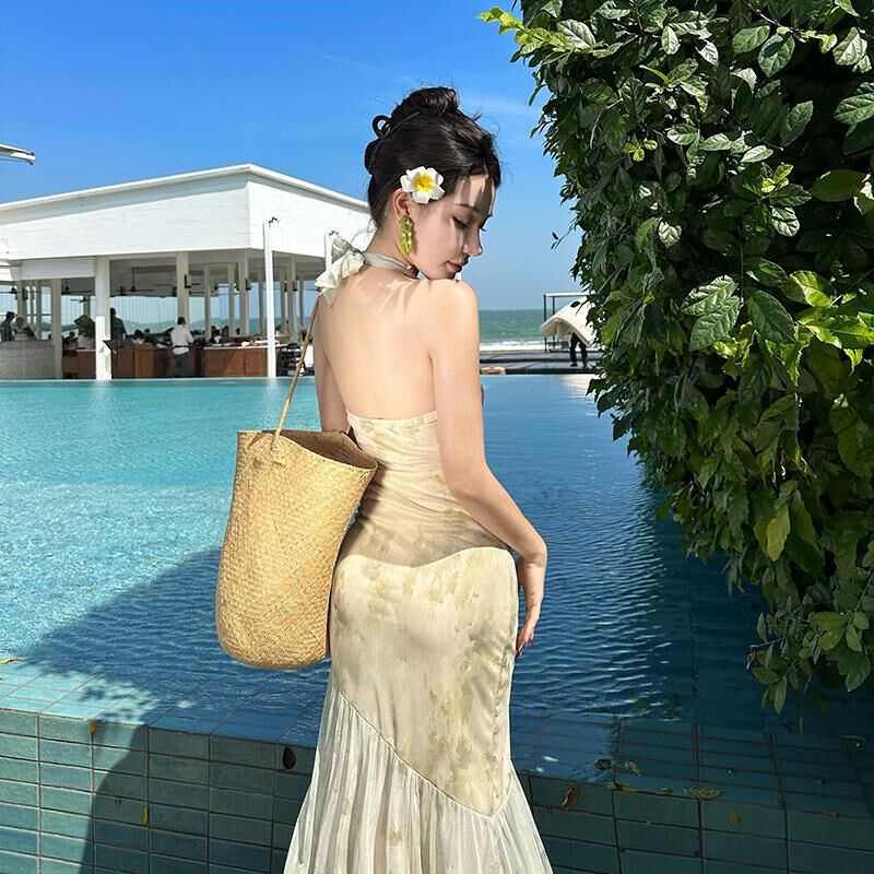 新品海边度假风抹胸连衣裙夏季挂脖法式气M质包臀沙滩长裙荷叶边