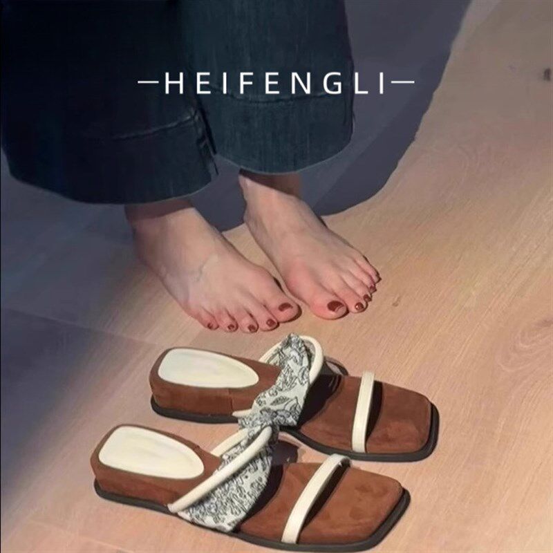 新品坡跟法式一字拖鞋女夏外穿2026新款设计感小众配Y裙子厚底凉