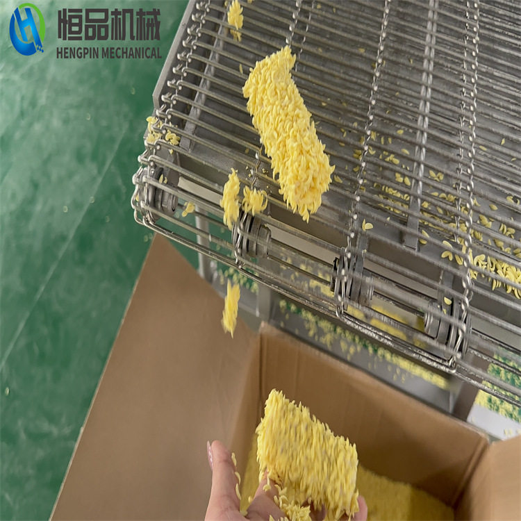 红豆派裹浆裹糠流水线榴莲酥上浆机裹糠机设备整套加工流水线
