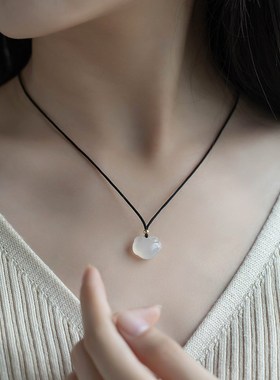 极速小如意 天然白玛瑙祥云如意锁项链女ins小众设计复.古风挂坠