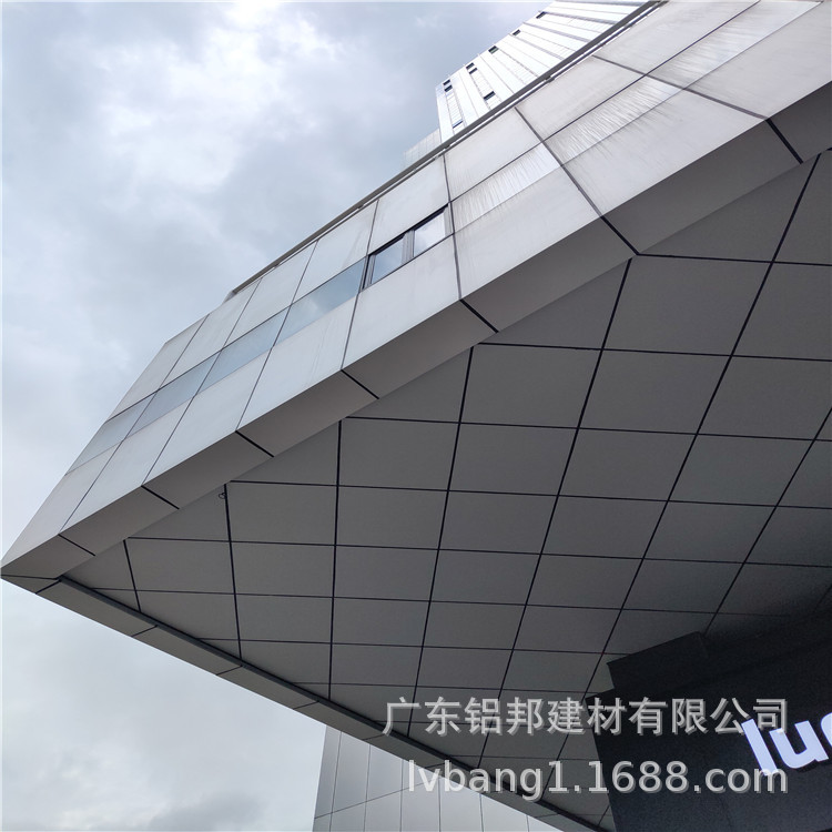 南昌金色铝单板幕墙 包柱弧形铝板天花 银灰色雨棚门头铝扣板饰面