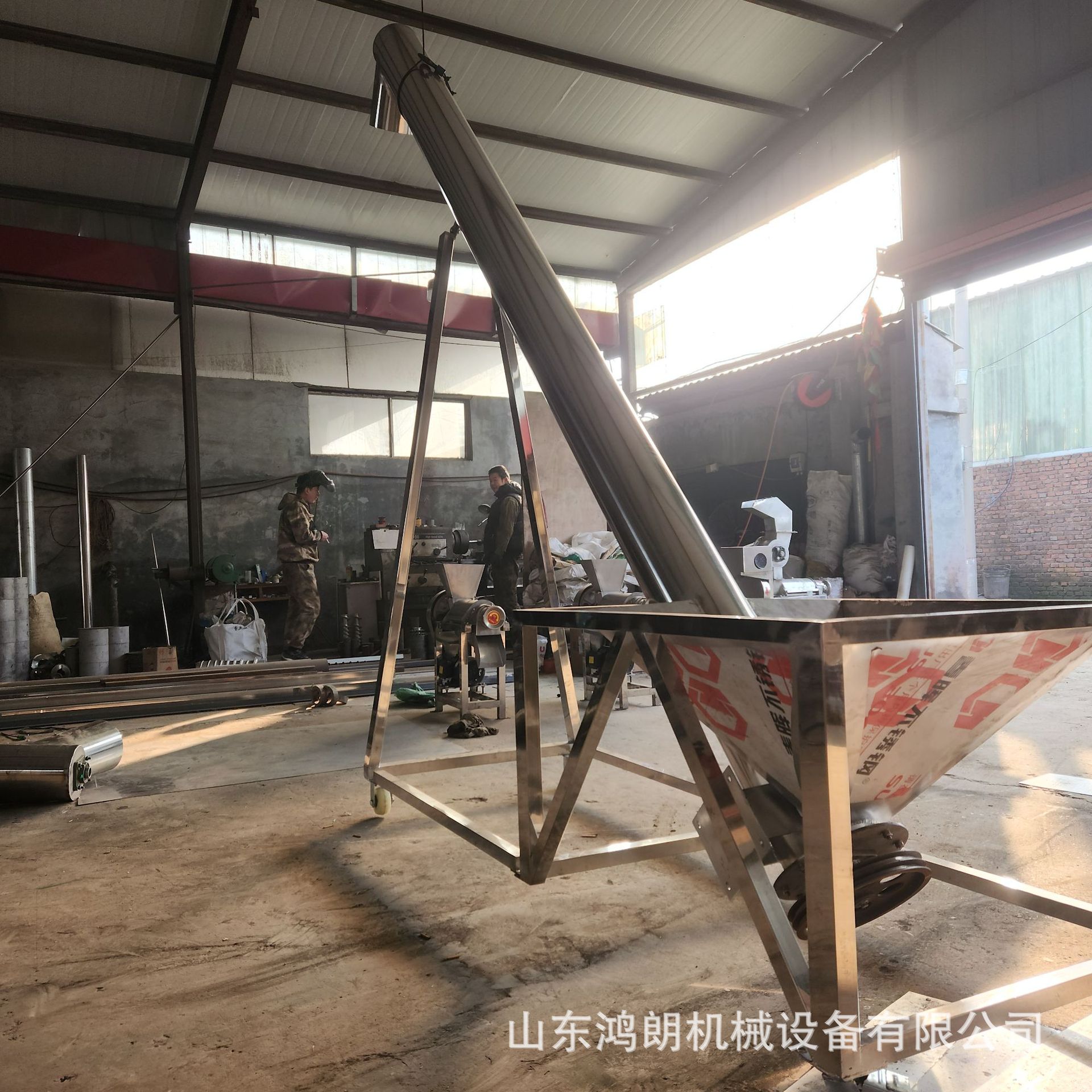 有轴电动钢管提升机 多规格移动轻便钢管提升上料机 移动提升机