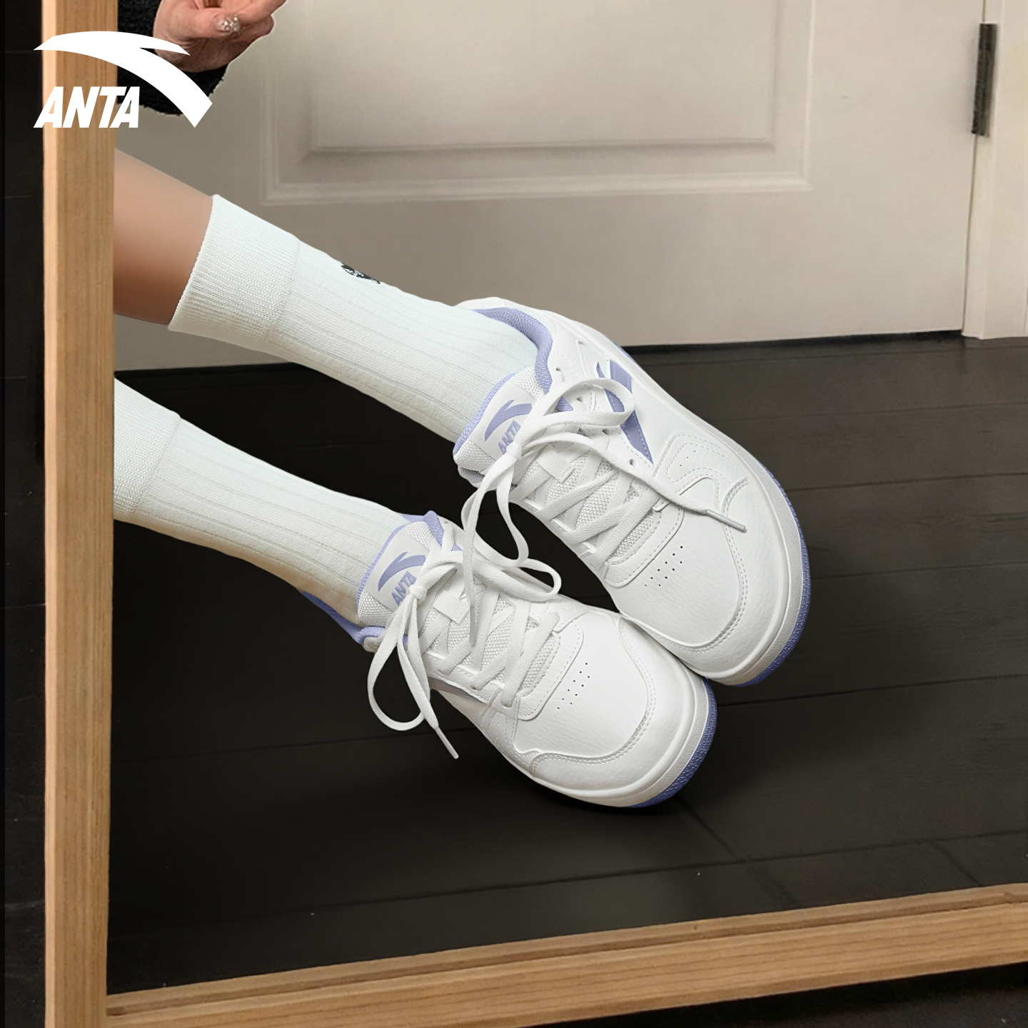 安踏板鞋女小白鞋休闲运动鞋