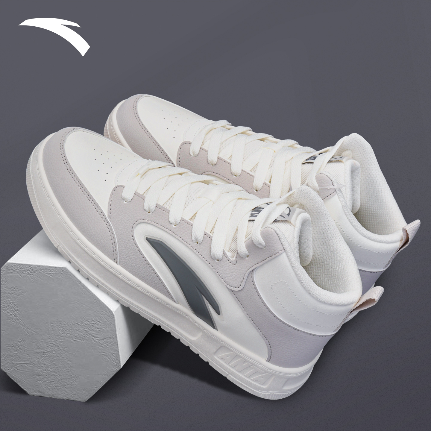 安踏高帮板鞋男秋季新款轻便舒适