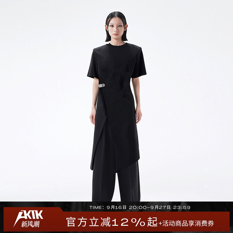 ANNK 2022春夏新款 小众设计 金属扣高开叉垫肩短袖上衣图片