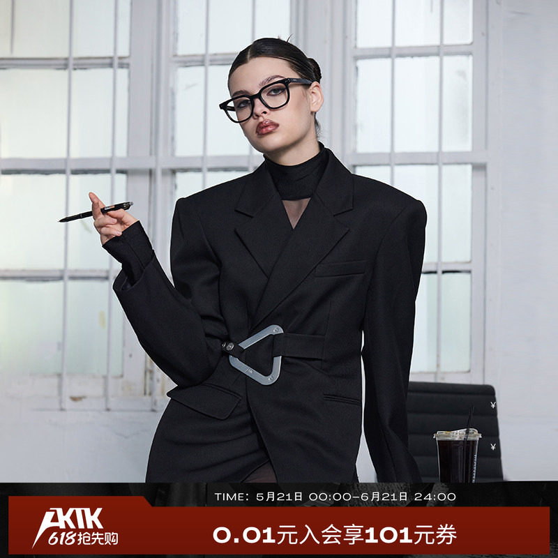 AKTK【程相/杨和苏/THI-0/吴泽林同款】修身挺括感金属牌西装外套