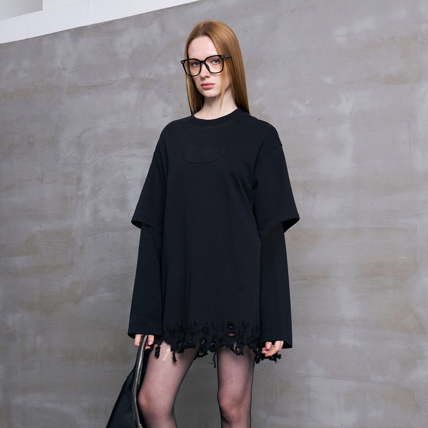 AKTK 【严浩翔明星同款】LOGO压印烂边纯棉长袖假两件宽松卫衣