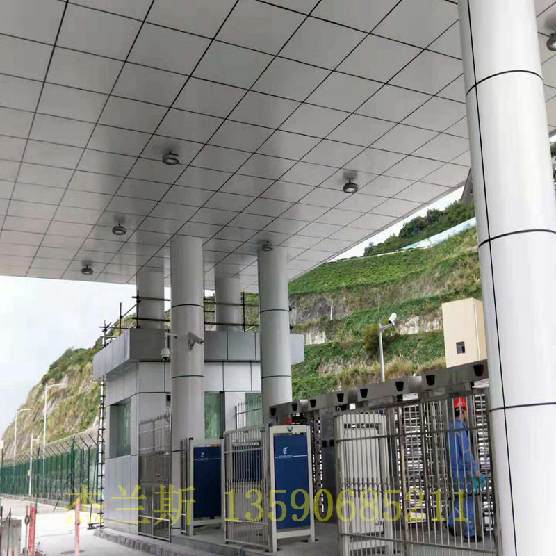 2.5厚铝单板厂家 价格檐口铝板 杰兰斯 木纹方通