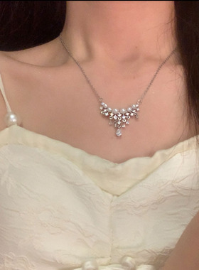 氛围感珍珠瀑布流苏项链女高级感精致轻奢超闪锆石小众锁骨