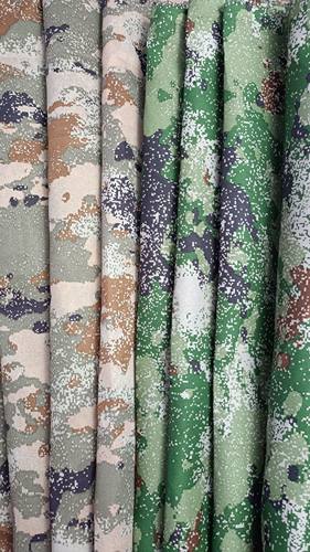 新式迷彩布料涤纶迷彩桌布窗帘布台布涤纶迷彩桌布礁石迷彩布