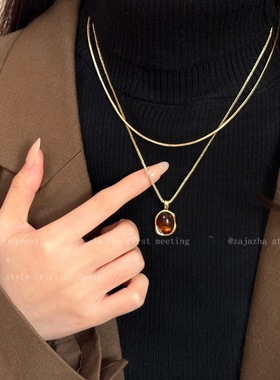 复古高级感金色琥珀项链轻奢设计感秋冬新款双层叠戴毛衣链女颈链