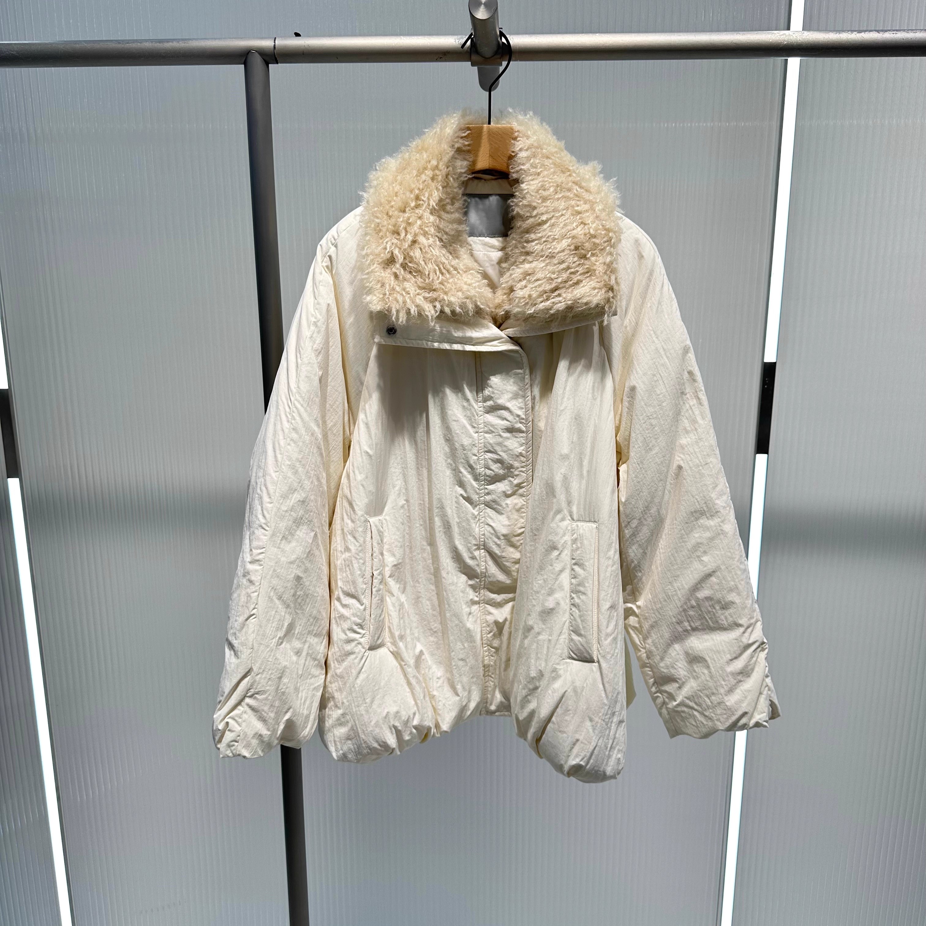 艾诺丝国内代购2025冬季白鸭绒保暖御寒毛领羽绒服外套女AR004015