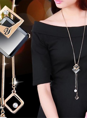 Long haired clothing chains simple and elegant high-end chai