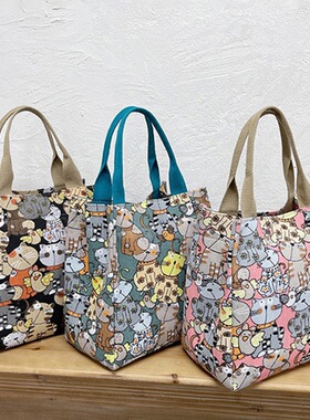 Retro fashion outdoor handbag with cute cartoon kitten patte