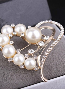 Fashionable OL commuting light luxury multifunctional pearl