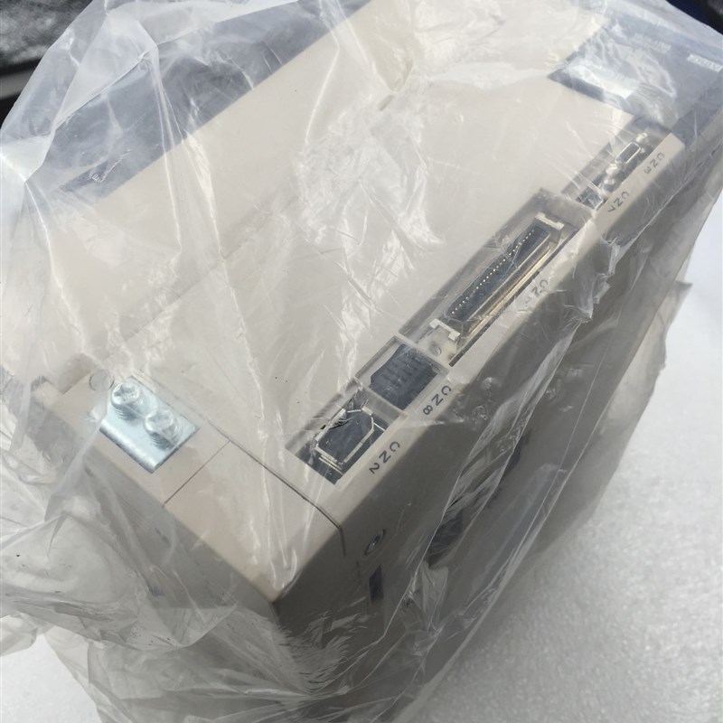 SGDV-200A01A002000 SGDV-200A11A002000伺服驱动器全新包邮