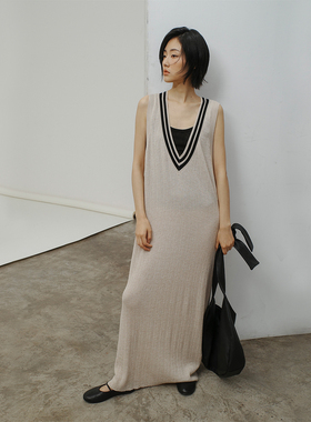 322WORKHOUSE羊毛针织V领撞色连衣裙女2025新款春季气质长裙B607