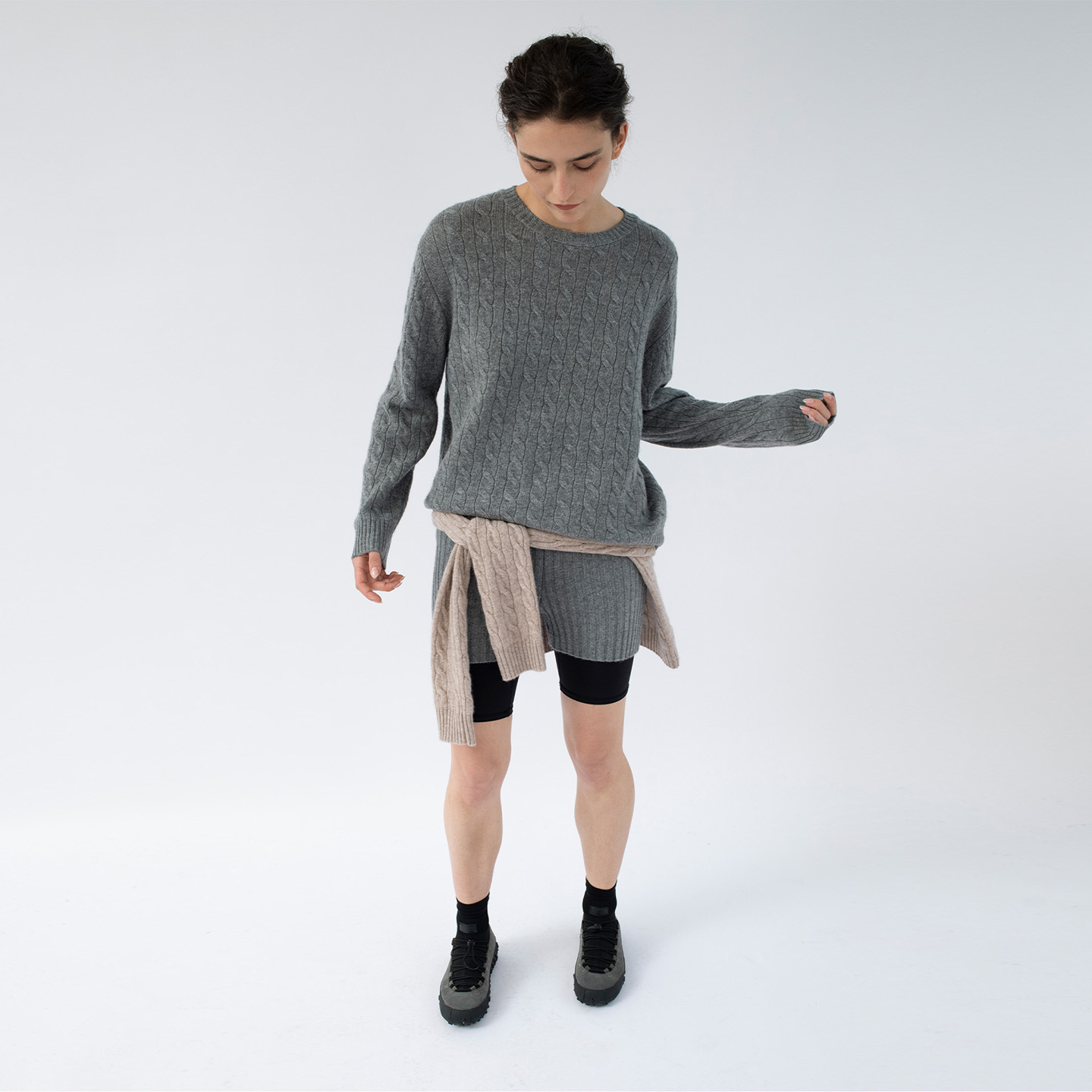 可机洗羊绒绞花圆领针织套头衫