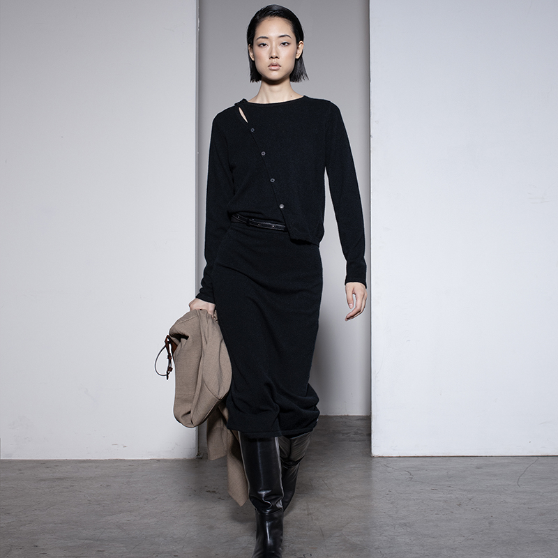 长袖开山圆领羊绒衫女