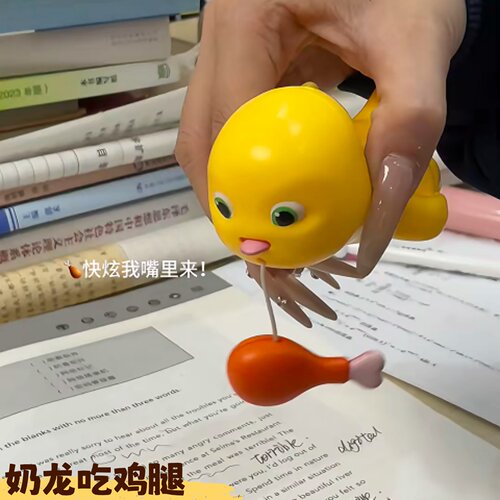 奶龙吃鸡腿拉线解压包包挂件