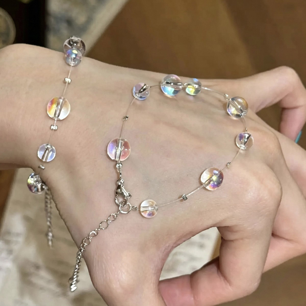 炫彩人鱼姬泡泡隐形鱼线串珠手链女款小众简约高级感甜美百搭手饰