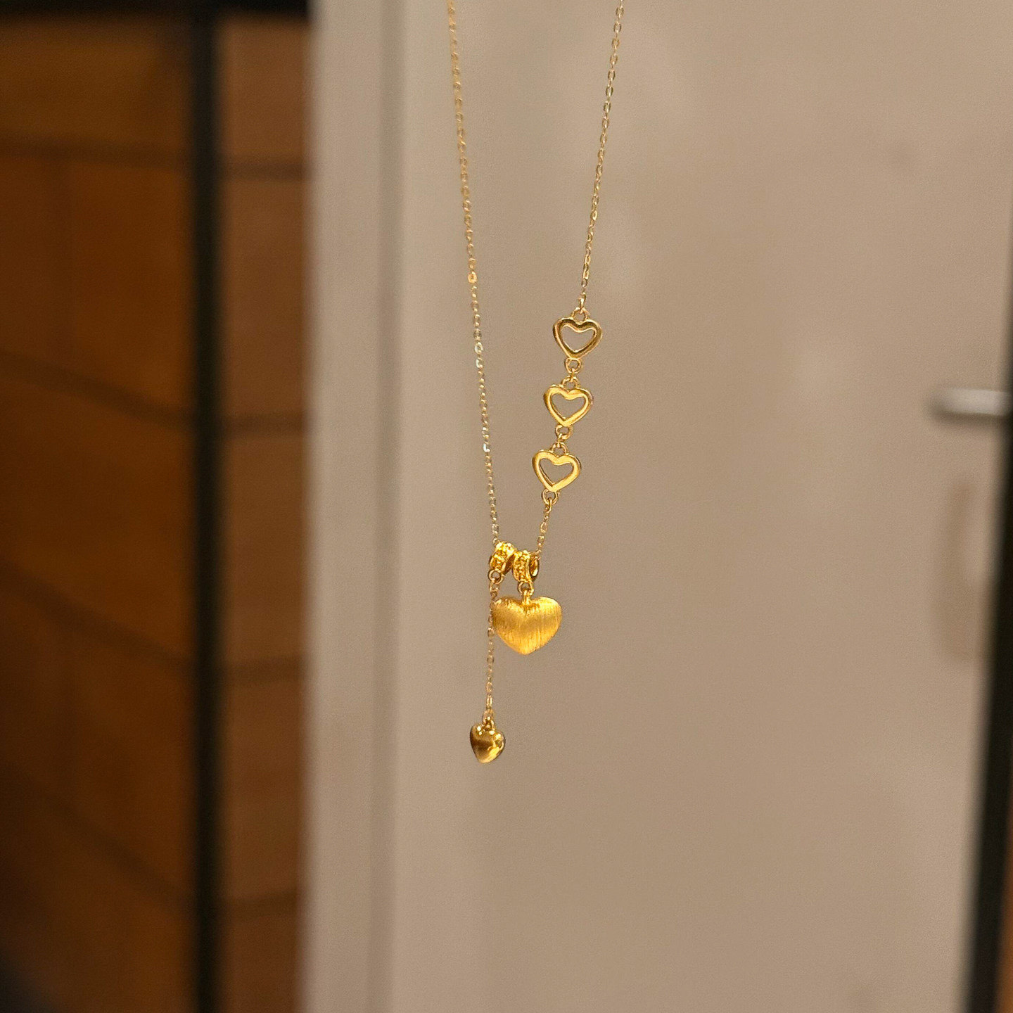 中古风黄金色拉丝镂空爱心项链女轻奢高级感千金风y字锁骨链颈链