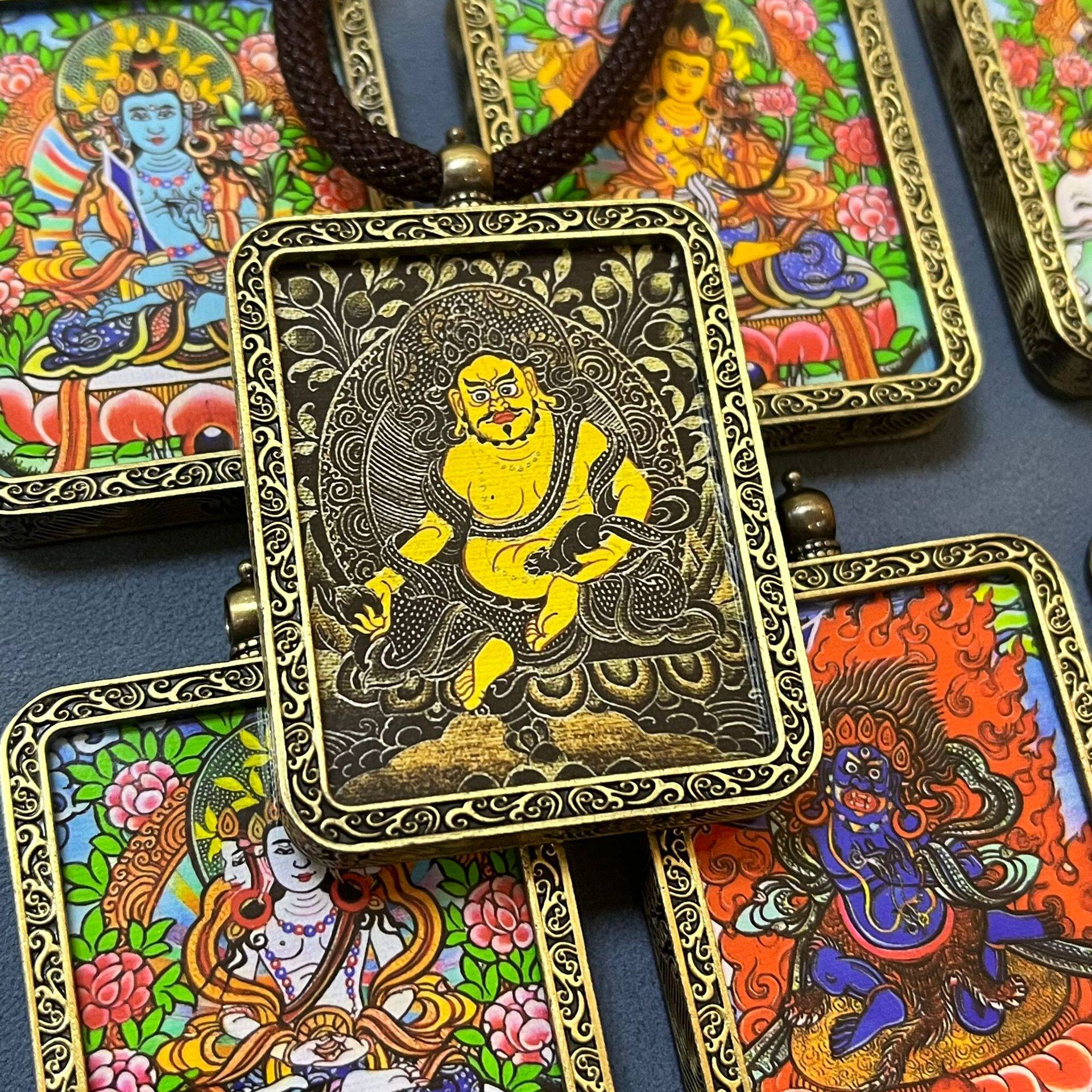 景区唐卡十二生肖守护神吊坠佛系八大守护神毛衣链厂家直供纪念品
