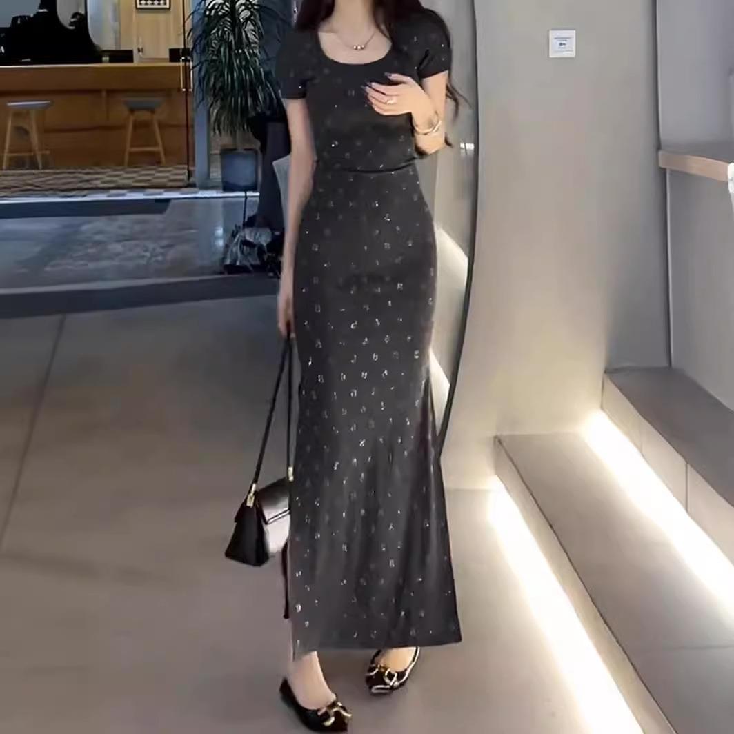 大婷婷2025新款纯欲钻钻收腰短袖时尚显瘦开叉连衣裙法式气质长裙