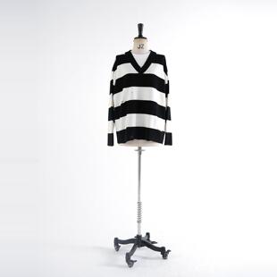 秋冬新澳进口超细美利奴羊毛衫长袖黑白条纹撞色保暖套头衫女