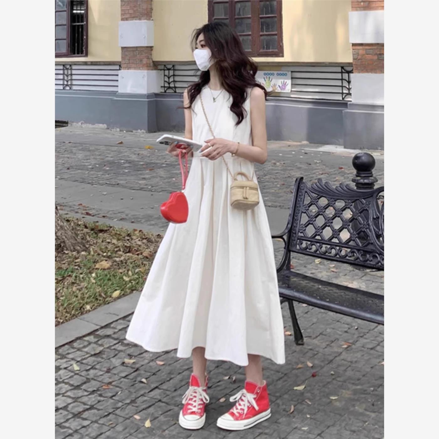白色背心裙女夏季2025新款法式宽松设计感中长款不规则吊带连衣裙