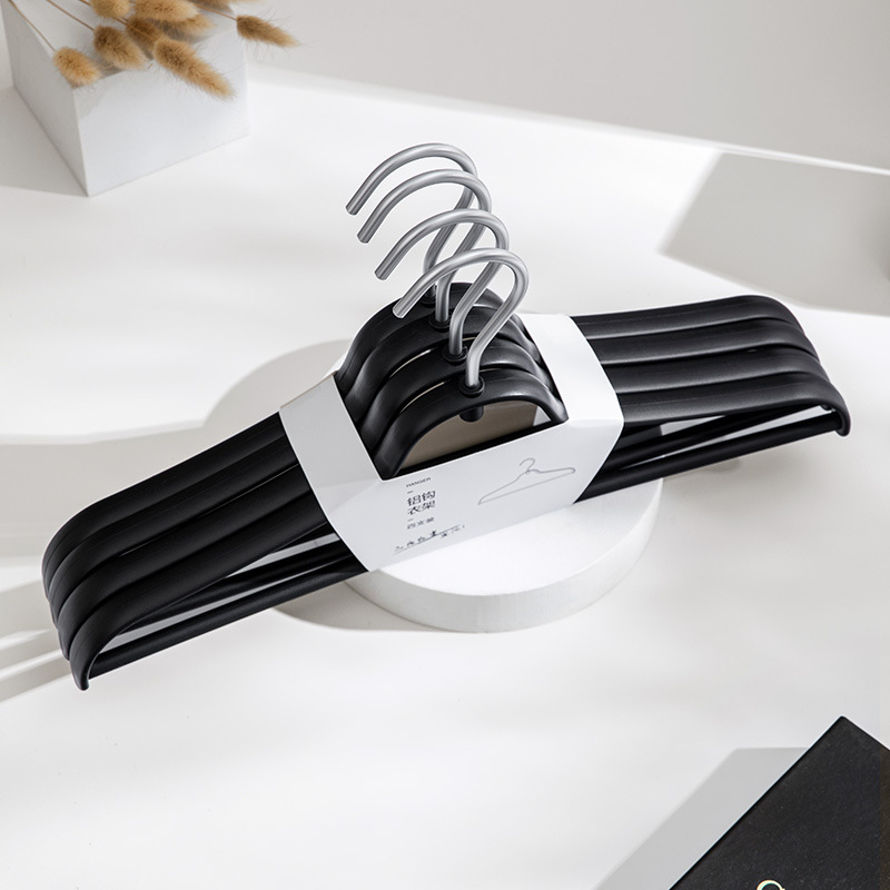 衣架家用挂衣无痕防滑衣挂衣服防肩角衣撑衣柜轻奢黑色晾陶琪