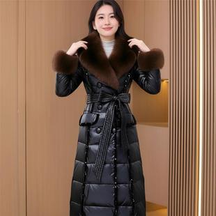 平湖羽绒服女款冬季2025新款九江巨好看高级感带毛领修身长款外套