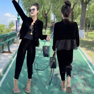 丝绒时尚套装女2026春季洋气显瘦减龄荷叶边拼接上衣九分裤两件套
