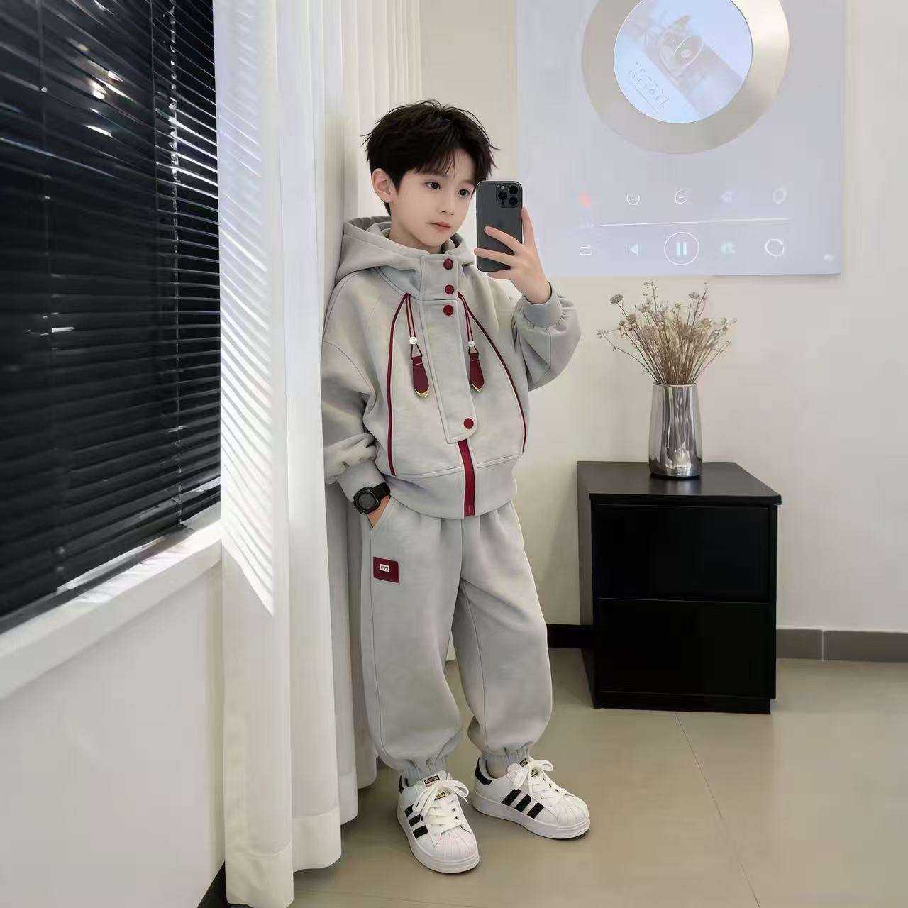男童休闲运动风连帽卫衣长裤套装
