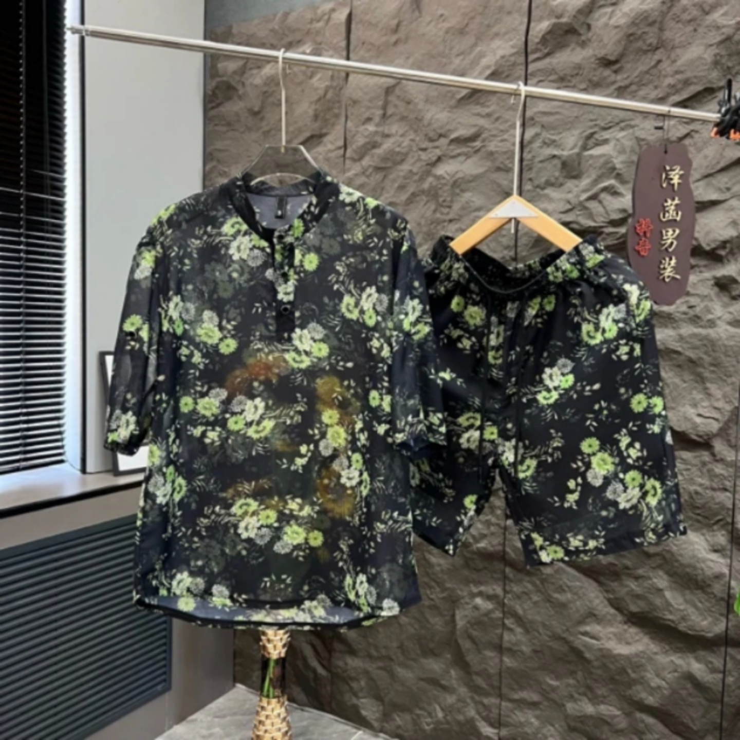 夏季复古风轻薄休闲套装男士韩版纱花T恤短袖休闲百搭短裤两件套