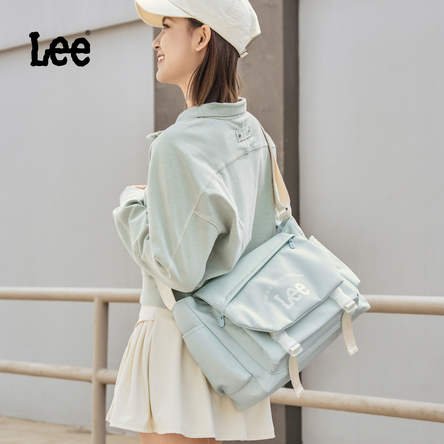 Lee户外潮流斜挎包女大学生日系工装单肩包包通勤骑行背包邮差包