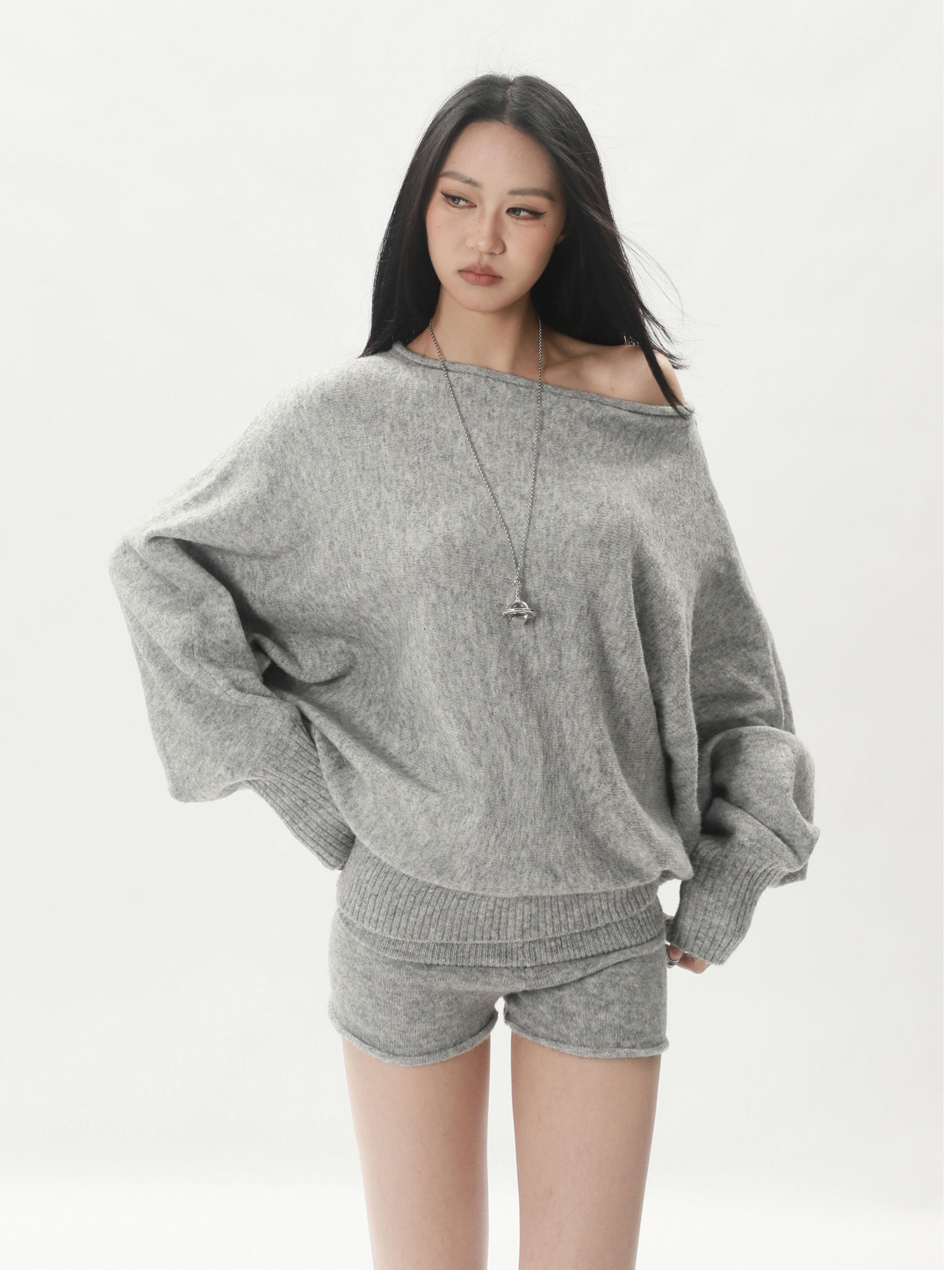 2025 Spring and Autumn Hot Girl Pure Desire Style Sexy Off-Shoulder Slimming High-Waisted Sweater + Solid Color Knitted Shorts Set for Women Trendy