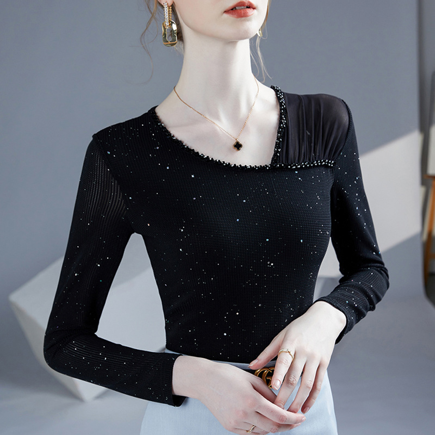 洋气斜v领网纱打底衫女长袖秋装