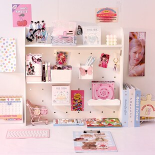 热销桌面洞洞板追星女孩小卡立牌书桌抽屉式收纳盒吧唧谷子展示置