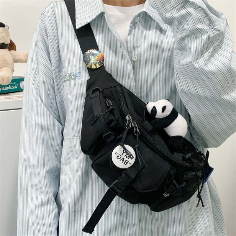 日本品质日系原宿港风复古街头潮流胸包男韩版中性少女工装斜跨包