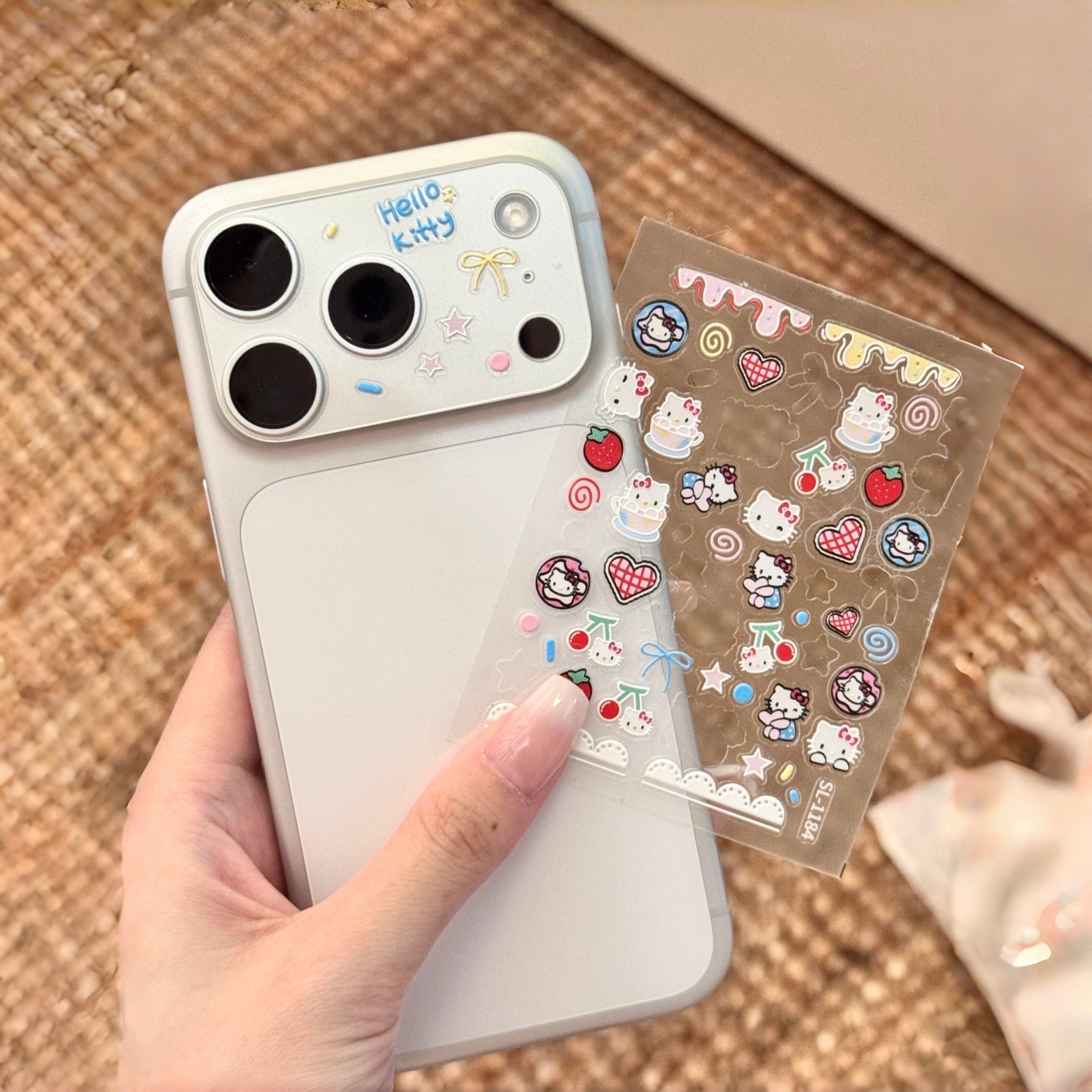 可爱猫咪手机贴纸后壳小图案适用于苹果17镜头贴diy装饰贴不留胶