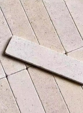 Asttile复古风葡萄牙米黄天然莱姆石小石条吧台条砖背景50x200