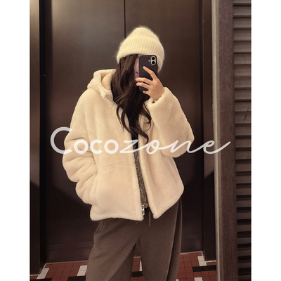 COCO ZONE 刘 一一 “冬雪”100羊毛革连帽拉链皮草外套 CD2A3023
