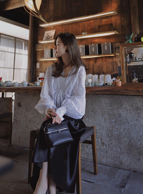 COCO ZONE 刘11 春夏款V领系带衬衫女士修身短款长袖23C18830