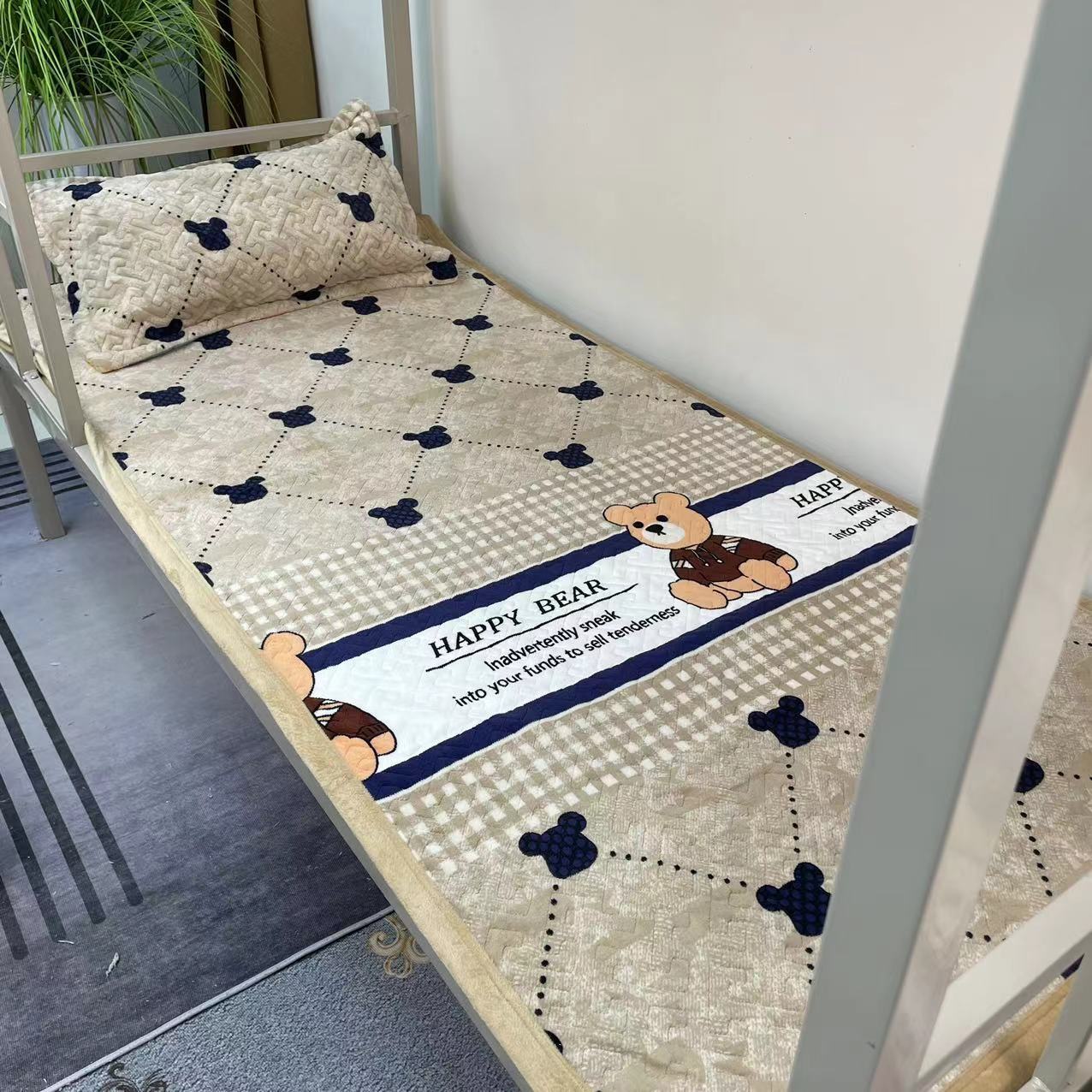 秋冬款牛奶绒加厚沙发垫冬季单人床保暖床盖床单学生宿舍绒毯通用